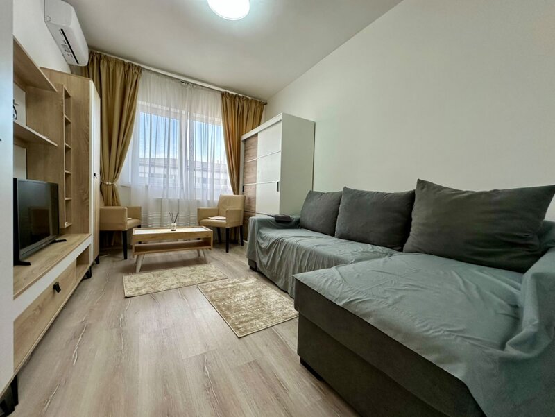 Garsoniera moderna, bloc nou, balcon inchis 279 euro.
